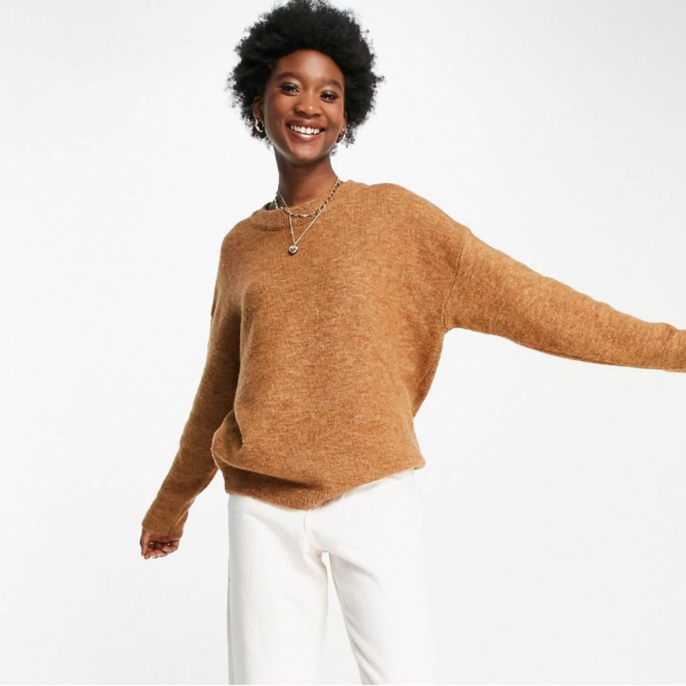 ASOS oversized sweater volume sleeves